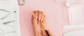 Столи для манікюру: як вибрати меблі для професійної nail-зони