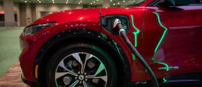Ford пропонує безкоштовні зарядні пристрої для електромобілів, щоб збільшити продажі