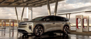 Власники SUV Lucid Gravity отримають доступ до Tesla Supercharger 31 січня