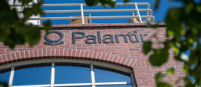 Генеральний директор Palantir каже, що штучний інтелект усуне необхідність масової імміграції