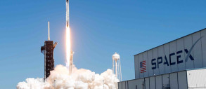 SpaceX розгорнула супутники Starlink, але зіткнулася із загрозою для місячної місії NASA