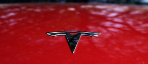 Tesla почала комерційні поставки електровантажівок Semi через дев’ять років після анонсу